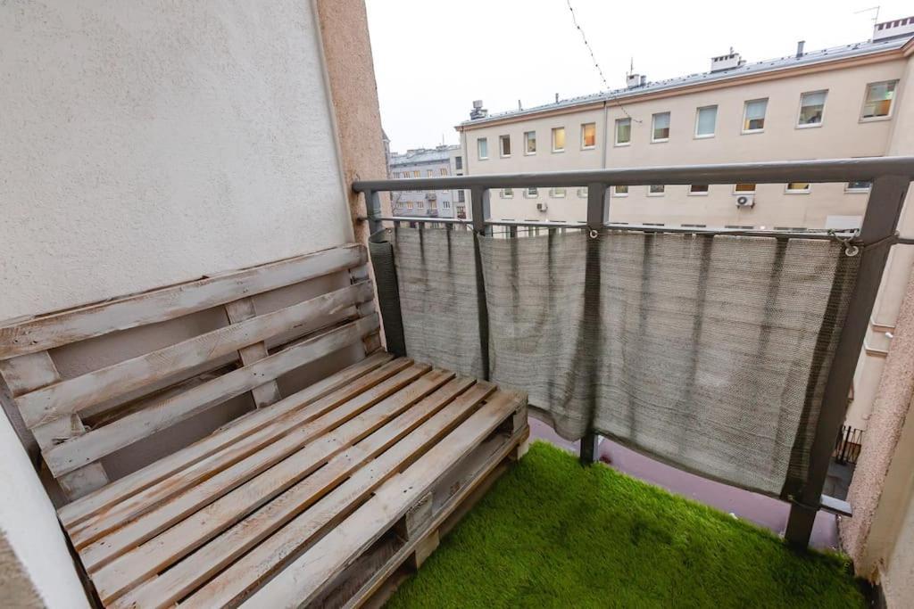 Nowoczesny Apartament W Sercu Mokotowa Warschau Exterior foto